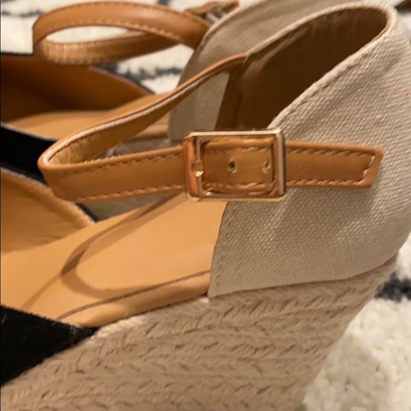 Women’s Size 8 sandals/Wedges - Picture 8 of 8